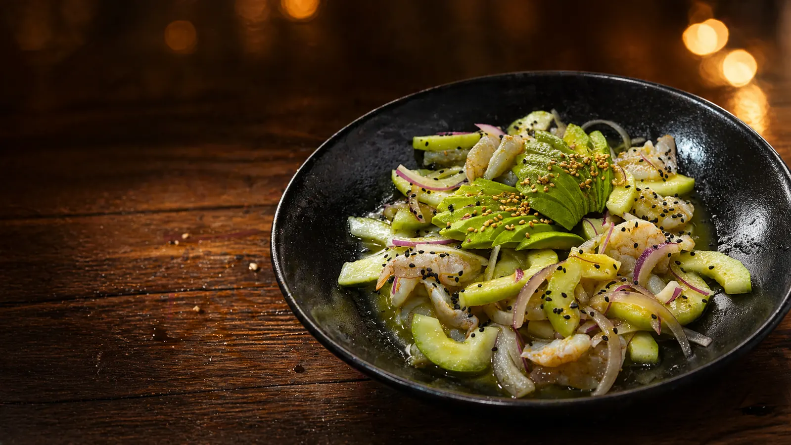 Aguachile verde de camarón fresco en Mariscos Muelle 27, Jardines del Cimatario, Querétaro