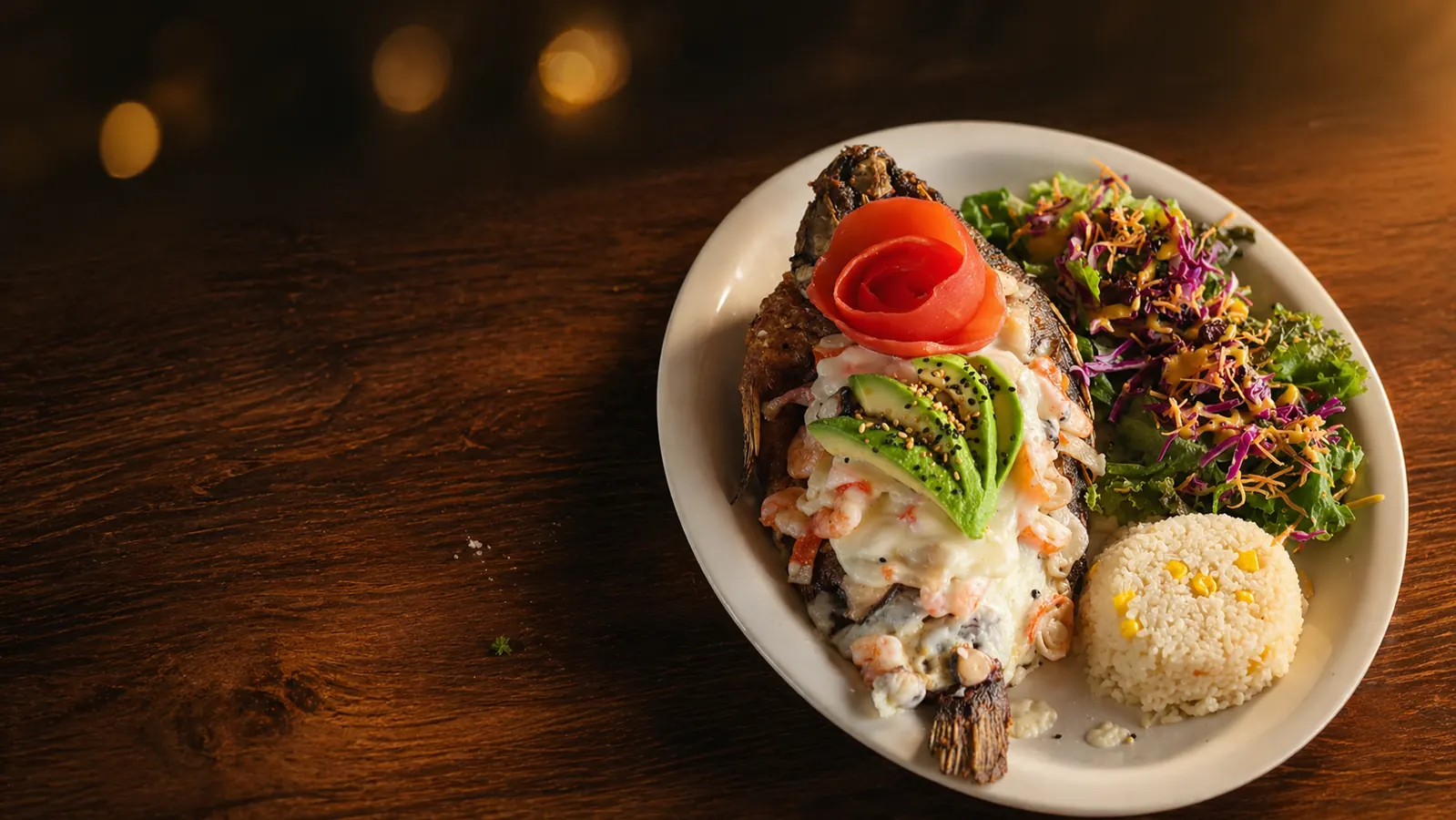 Mojarra especial Muelle gratinada con mariscos en Mariscos Muelle 27, Jardines del Cimatario